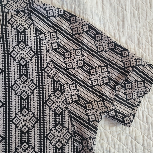 Anthro Mod Geometric Pattern Shirt - Picture 5 of 5